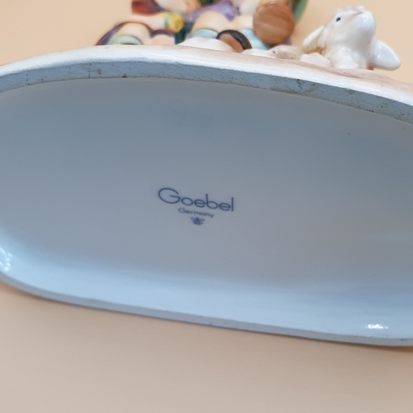 Goebel #99 Enventide figurine - Picture 7 of 7